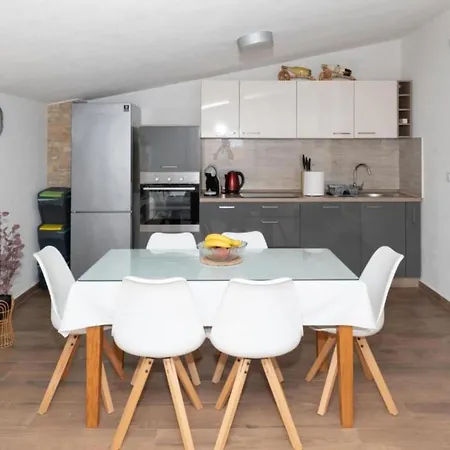 Five Bedroom With Pool Βίλα Bogatić