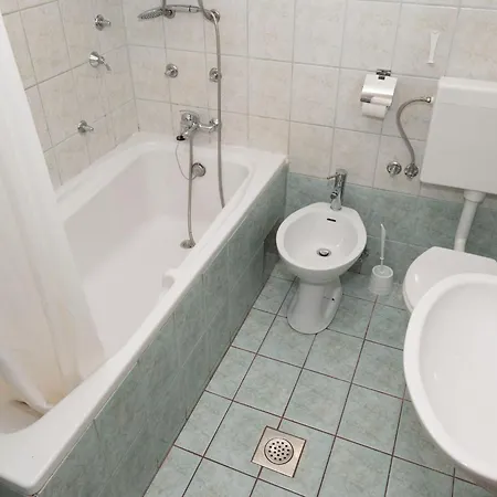 Βίλα Five Bedroom With Pool Bogatić