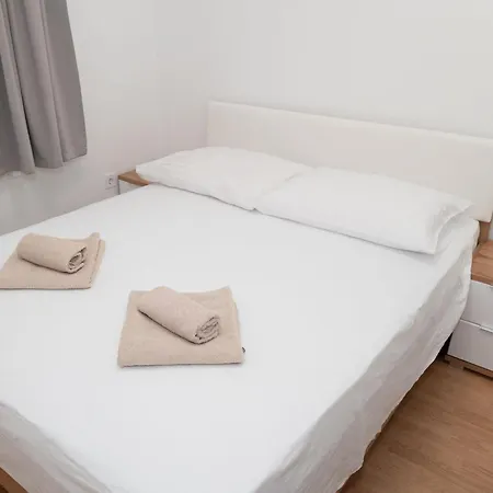 Villa Five Bedroom With Pool Bogatic