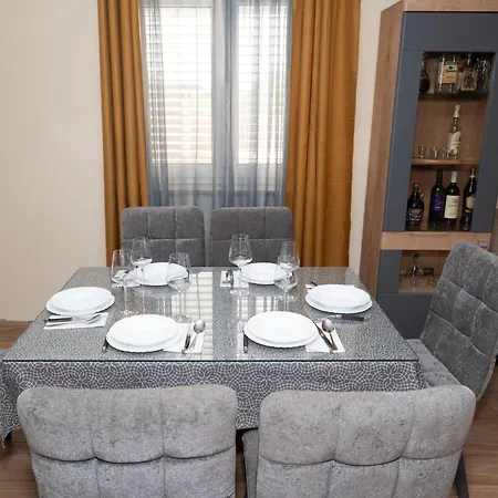 Villa Five Bedroom With Pool Bogatić