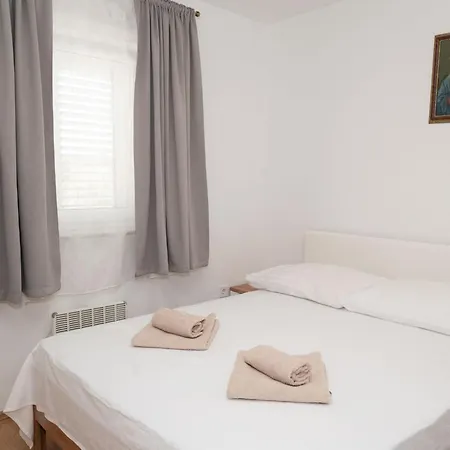 Five Bedroom With Pool Villa *