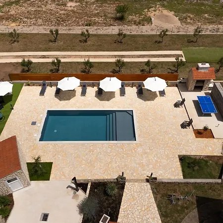 Five Bedroom With Pool Villa Bogatić
