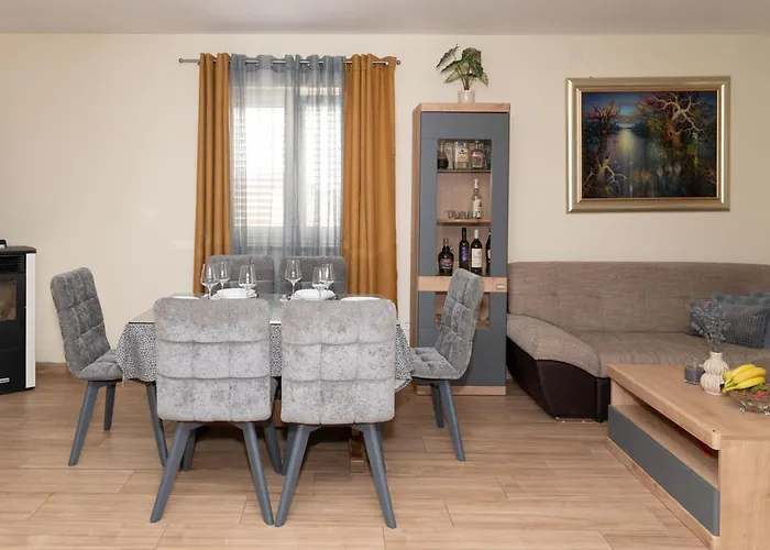 Five Bedroom With Pool * Bogatić