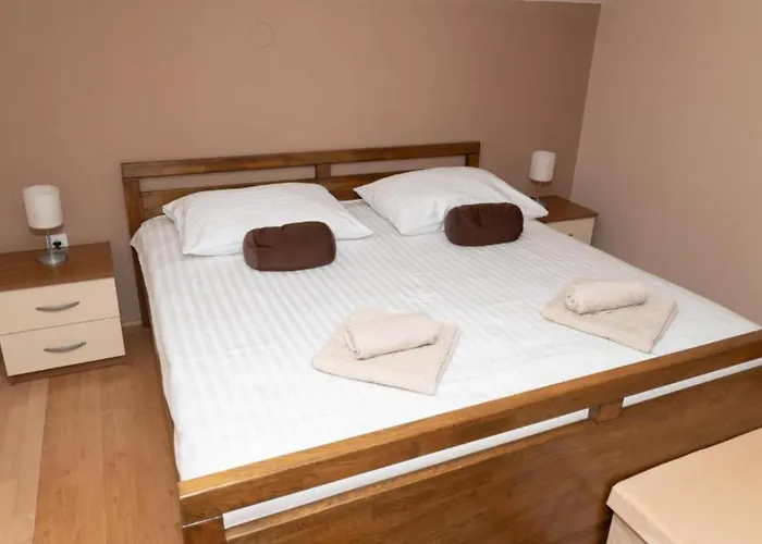 Villa Five Bedroom With Pool *