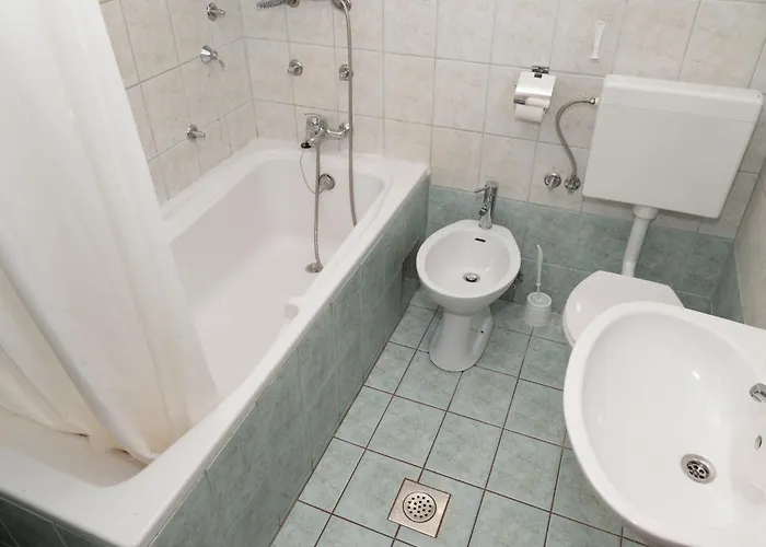 Villa Five Bedroom With Pool Bogatic