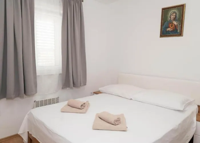 Five Bedroom With Pool * Bogatić