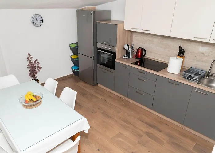 Five Bedroom With Pool Villa