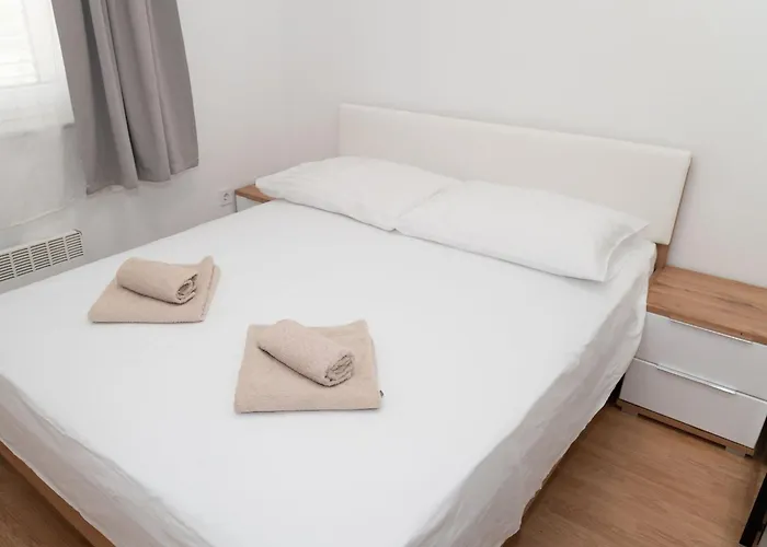 Villa Five Bedroom With Pool Bogatic